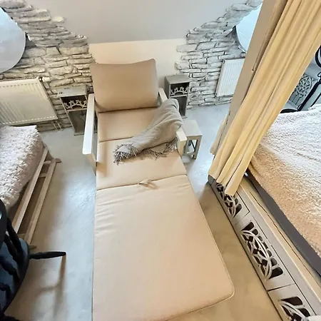Romantic Old Town Apartment *